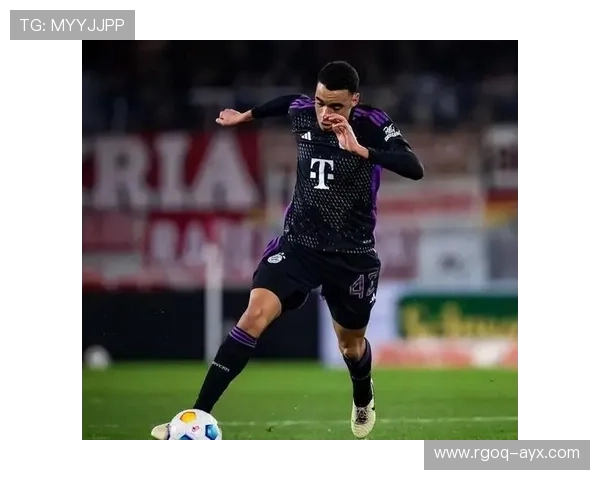 拜仁围绕穆西亚拉打造进攻中枢,新体系初显锋芒 拜仁围绕穆西亚拉打造进攻中枢,新体系初显锋芒