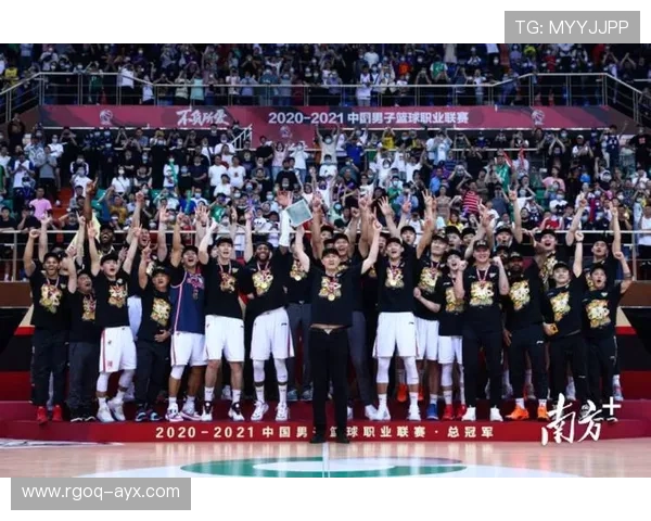 巴尔韦德顽强抗争伤病,重返赛场展现坚韧精神 巴尔韦德顽强抗争伤病,重返赛场展现坚韧精神