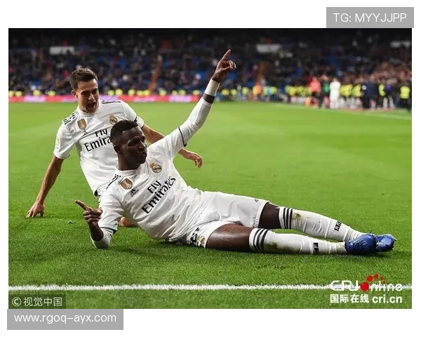 维尼修斯点球稳如泰山,关键一击助球队逆转取胜 维尼修斯点球稳如泰山,关键一击助球队逆转取胜